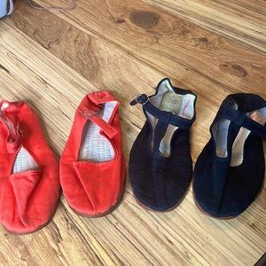 2 pair of urban outfitters casual flats (1) orange (1) black